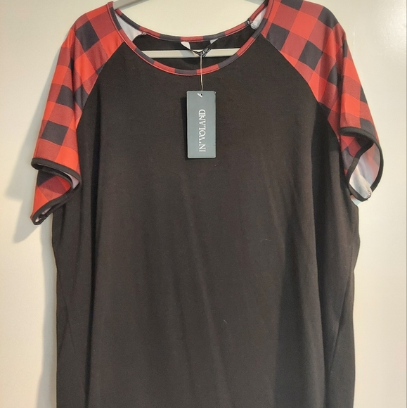 Women's plus size top - Picture 2 of 2